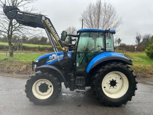2013 New Holland T5.95 with Loader - Image 4