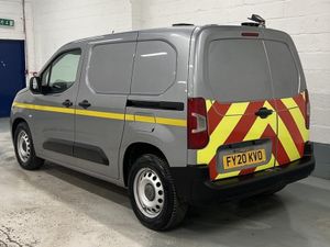 2020 Peugeot Partner Small Panel Van - Image 4