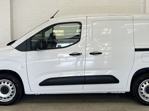 2022 Citroen Berlingo Small Panel Van - Image 4