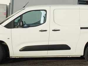 2021 Vauxhall Combo Small Panel Van - Image 4
