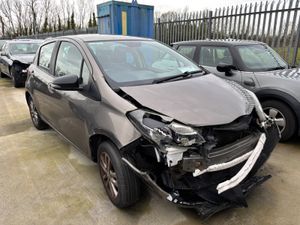 16 Yaris 1.0 Petrol Luna 120km Starts - Image 2