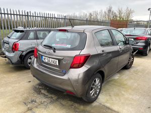 16 Yaris 1.0 Petrol Luna 120km Starts - Image 3