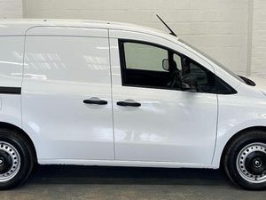 2022 Renault Kangoo Small Panel Van - Image 4