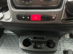2022 Peugeot Boxer Luton Box Van - Image 4