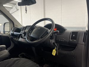 2024 Peugeot Boxer Dropside Van - Image 3