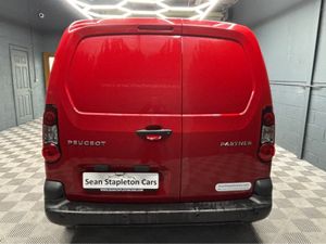 Peugeot Partner PROFESSIONAL LI BLUE H HDI 5DR - Image 2
