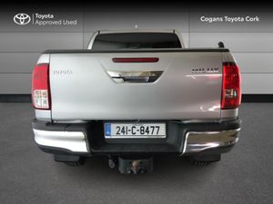 Toyota Hilux 2.8 SR5 D/CAB AUTO - Image 4