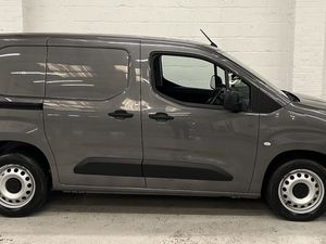 2022 Toyota ProAce City Small Panel Van - Image 2