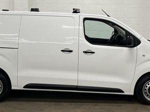 2019 Vauxhall Vivaro Panel Van - Image 3