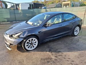 202 Tesla Model 3  Standard Range plus - Image 4