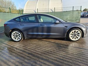 202 Tesla Model 3  Standard Range plus - Image 2