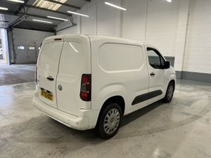 2021 Vauxhall Combo Small Panel Van - Image 3
