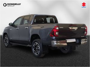 Toyota Hilux Diesel Invincible - Image 2