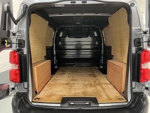 2023 Peugeot Expert Panel Van - Image 2