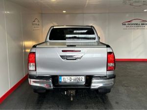 Toyota Hilux DOUBLE CAB SR5 AUTO 4DR - Image 4