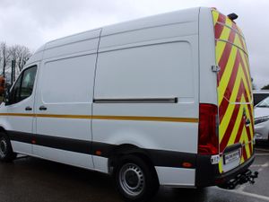2024 Mercedes-Benz Sprinter 315 L2H2 - Image 3