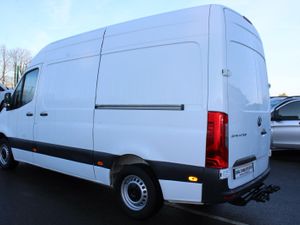 2022 Mercedes-Benz Sprinter 315 L2H2 Progressive - Image 3