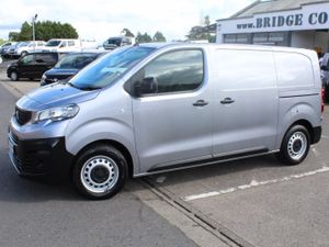 2022 Peugeot Expert Professional L1 Premium - Image 3