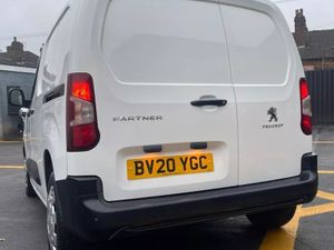 2020 Peugeot Partner Small Panel Van - Image 4