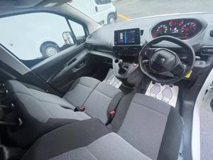 2020 Peugeot Partner Small Panel Van - Image 3