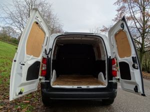 2021 Peugeot Partner Small Panel Van - Image 2