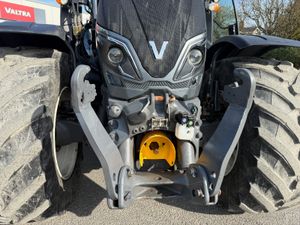 2022 Valtra T234 Direct with Loader - Image 3
