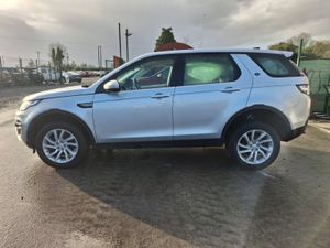 182 Land-rover Discovery  Sport  7 seater - Image 4