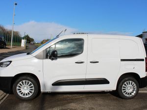 2025 Toyota Proace City L1 - Image 2