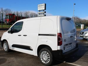 2025 Toyota Proace City L1 - Image 3