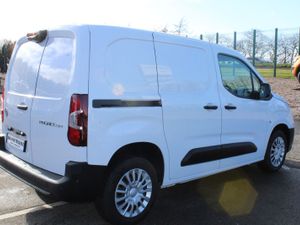 2025 Toyota Proace City L1 - Image 4