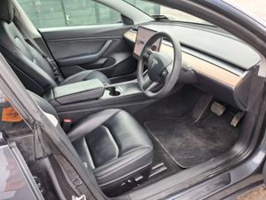202 Tesla Model 3 Standard Plus 3 - Image 4