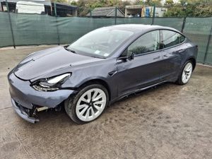 202 Tesla Model 3 Standard Plus 3 - Image 2