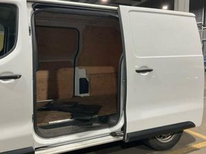 2022 Citroen Dispatch Panel Van - Image 3