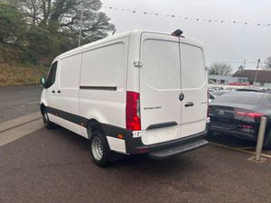 Mercedes-Benz Sprinter 517 MWB LOW ROOF SELECT AUT - Image 3