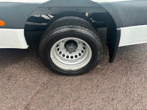 Mercedes-Benz Sprinter 517 MWB LOW ROOF SELECT AUT - Image 4