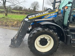 2013 New Holland T5.95 with Loader - Image 4