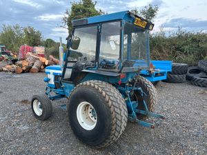 Ford 1910 Compact Tractor - Image 4