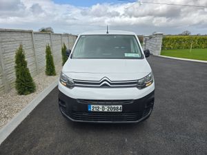 212 Citroen Berlingo  Diesel 3 seater Doe Tax - Image 4