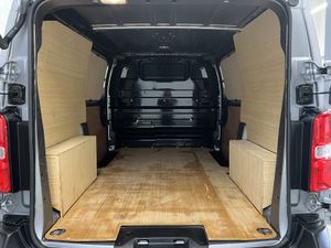 2023 Peugeot Expert Panel Van - Image 2