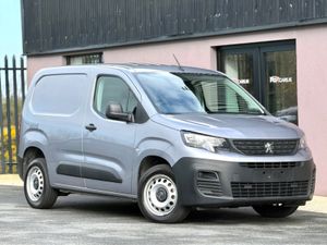 Peugeot Partner PROFESSIONL PREM+ 1000KG 100BHP - Image 3