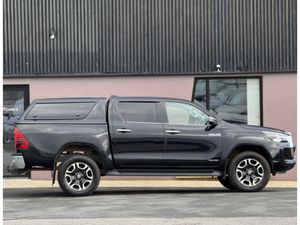 Toyota Hilux INVINCIBLE D-4D 4WD LOW MILES - Image 4