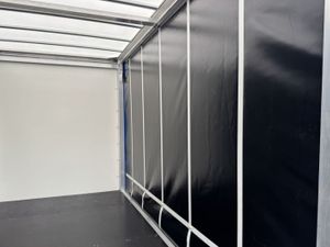 2021 Nissan Nv400 Curtain Sider Van - Image 4