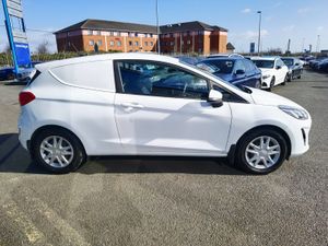 Ford Fiesta VAN 1.5 TD 2019 - Image 4