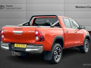 Toyota Hilux 2.8 D-4D Invincible Auto 4WD Euro 6 ( - Image 2