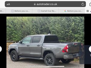 Toyota Hilux SR5 Automatic - Image 3