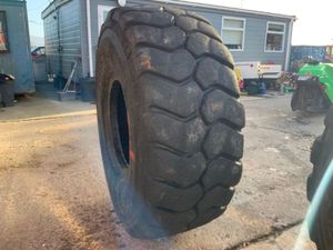 23.5 x 25 RADIAL DUMP TRUCK / LOADER TYRES....12 - Image 3