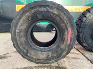 23.5 x 25 RADIAL DUMP TRUCK / LOADER TYRES....12 - Image 2