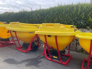 New Abbey Fertiliser Spreaders - Image 3