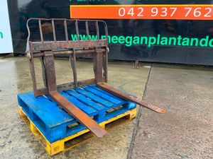 MANITOU TELEPORTER FORK CARRIAGE.......795. - Image 4