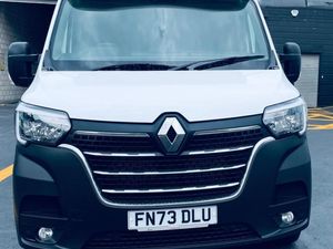 2023 Renault Master Luton Low Loader Box Van - Image 3